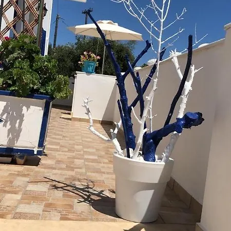 Stolidi Adamantas (Milos)