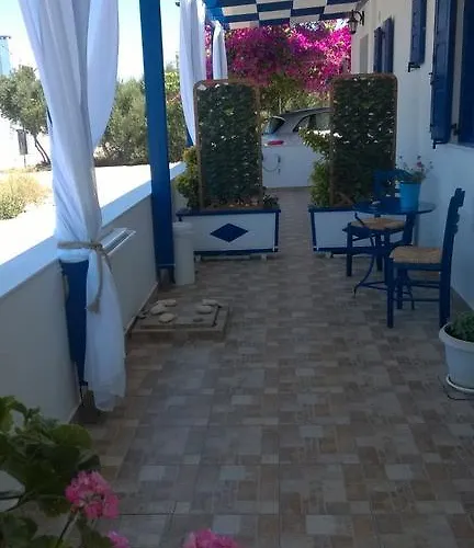 Stolidi * Adamantas (Milos)