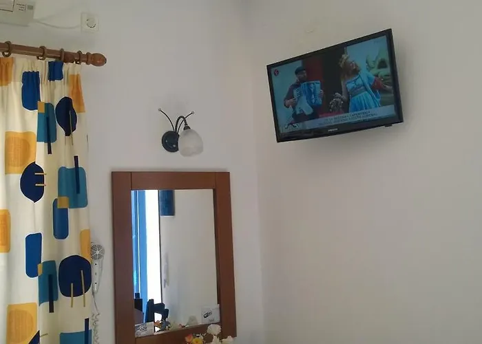 Stolidi Adamantas (Milos)