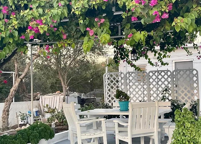 Stolidi Adamantas (Milos)