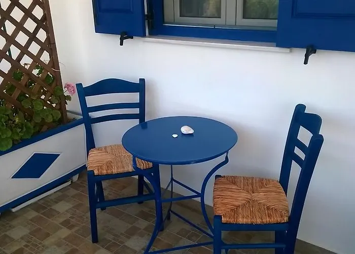 Stolidi Adamantas (Milos)